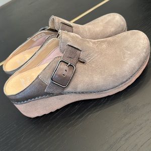 NWOT Dansko Caia Clog